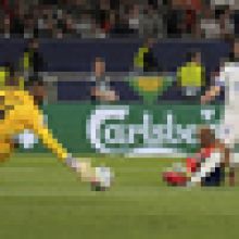 Španělští fotbalisté porazili v semifinále Ligy mistrů Francii 5:4