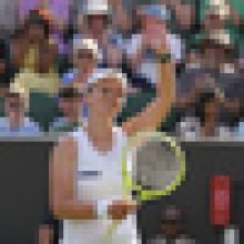 Obhájkyně titulu Krejčíková postoupila do 3. kola Wimbledonu, uspěl i Menšík