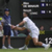 Djokovič může ve Wimbledonu udělat další krok k rekordu, utká se s Cobollim