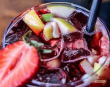 Španělské slunce na ledu: umíte správně namíchat sangrii?