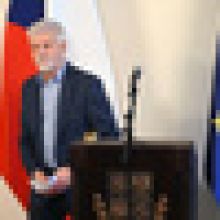 Pavel by měl jít na policii podat vysvětlení kvůli Macinkovým textovkám