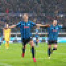 Atalanta Bergamo postoupila v Lize mistrů díky penaltě v nastavení