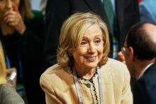 „Nevzpomínám si, že bych se s Epsteinem setkala. Ptejte se Trumpa,“ řekla Clintonová