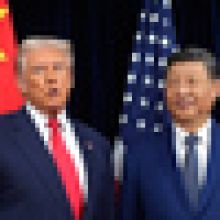 Trump kvůli válce s Íránem o několik týdnů odkládá návštěvu Číny