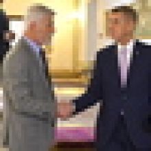 Babiš s Pavlem se podle Hradu rámcově shodli na jmenování velvyslanců
