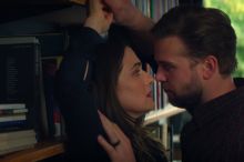 Neohrabaná, ale chytřejší, než se zdá. Minisérie Vladimír je moderní variací Lolity