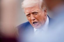 Ukažte, že máte koule! Trump má svérázný recept, jak vyřešit problém s ropou