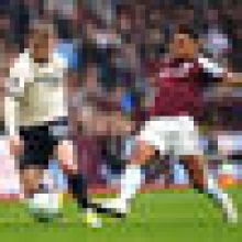 Aston Villa porazila West Ham se Součkem a uspěla po čtyřech ztrátách