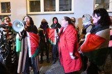 „Oba se nacházeli v Praze.“ Propalestinský spolek odmítá obvinění dvou zadržených útočníků z Pardubic