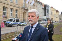 Pavel doufá, že na summit NATO pojede. Vyzval Babiše, Macinka vytasil sarkasmus