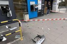 Policisté zadrželi čtyři podezřelé z odpálení bankomatů. Pomohla zásahovka
