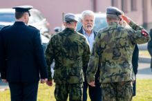 Macinka zveřejnil diskutovaný rozhovor armády s prezidentem Pavlem