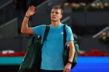 Menšík trápil světovou trojku až do půl druhé ráno