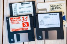 Microsoft uvolnil nejstarší zdrojový kód systému DOS