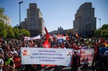 V desítkách zemí celého světa se dnes uskutečnily prvomájové demonstrace