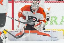 Philadelphia narazila. Vladař třikrát inkasoval a Carolina a ledě vládla