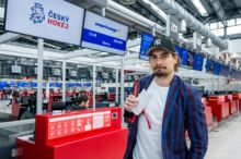 Hokejový útočník Tomášek z Färjestadu posílil mistrovské Pardubice