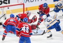 Buffalo porazilo Montreal a srovnalo sérii, Dobeš si připsal 19 zákroků