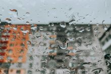 Víkend bude deštivý a chladný. Meteorologové prozradili, kdy přijde změna