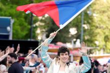 Český zpěvák Daniel Žižka se probojoval do finále Eurovize, zaujal písní Crossroads