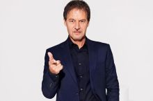 Žena uvěřila falešnému Pavolu Haberovi. Kvůli slibům o lásce a Tesle přišla o desetitisíce