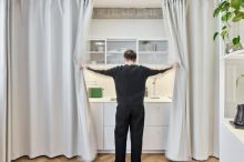 Jak z 1+kk mžikem vytvořit 4+kk. Byt bez stěn ukazuje, že jde bydlet jinak