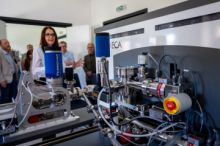 Česko má první laboratoř s atomární sondou, umožní pohled do podstaty hmoty