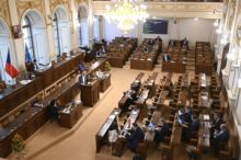 Sněmovna bude moci opětovně jednat až do noci mimo jiné o obnově EET