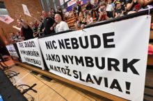 Basketbalisté Nymburka vyhráli nad Pardubicemi 81:73 a vykročili za 21. titulem