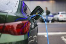 Prodej nových elektromobilů v Česku stoupl do konce května o 17 %na 6479 aut
