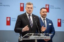 Turek ustoupí námitkám Bruselu - přestane hájit větší odstup větrníků od domů