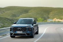 Jedině diesel, blinkry promítá na asfalt a může mít i šest míst. Audi představilo novou Q7