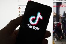 Kanada zakáže sociální sítě pro děti do 16 let, bude regulovat chatboty