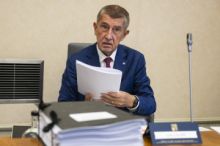 Ve čtvrtek před summitem EU by se měli podle Babiše krátce setkat lídři zemí V4