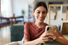 Většina uživatelů to nedělá, ale mobil byste měli pravidelně vypínat. Tady je důvod