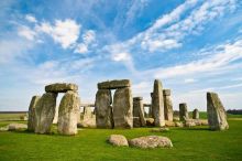 Stačilo pravítko a obyčejná tužka. Jak archeologové odhalili pět tisíc let starou svatyni u Stonehenge