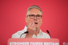 BBC: Starmer by mohl už v pondělí oznámit odchod z čela vlády