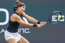 Muchová postoupila na trávě poprvé do semifinále, Kopřiva a Valentová dohráli