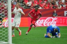 Fotbalisté Švýcarska vyhráli na MS skupinu B, Bosna má postup na dosah
