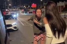 „Je tu fronta, ty kr**o!“ Nervozita u ruských pump sílí. A kvůli komu, ptají se řidiči