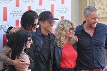Herec Kevin Bacon přijel na festival i s manželkou a dětmi. Večer uvedou svůj film