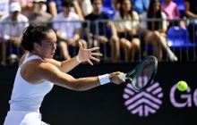 Krejčíková a Valentová postoupily v Aténách do čtvrtfinále, přidaly se k Bejlek