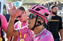 Carapaz po úniku v závěrečném stoupání vyhrál 18. etapu Tour de France