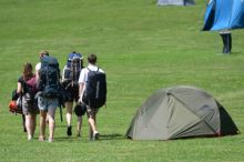Letní festivaly zvedají poptávku po oblečení nebo kempingovém vybavení