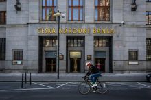 Policie zadržela zaměstnance České národní banky. Měl z ní ukrást desítky milionů korun