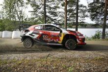 Ogier po nehodě ve Finské rallye skončil v nemocnici, novým lídrem je Pajari