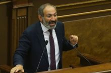 Špičky arménské církve skončily před soudem. Soudce se případu vzdal