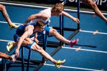 Překážkáři Kolomazník a Štefko jsou parťáci z atletiky i medicíny, běhají stejně