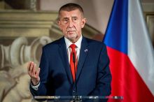 Babišovi poradci stojí za půl roku víc než Fialovi za rok. Berou i půl milionu
