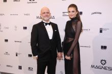 Svatba bez oznámení. Hynek Čermák si vzal o 26 let mladší partnerku a ukázal první záběry